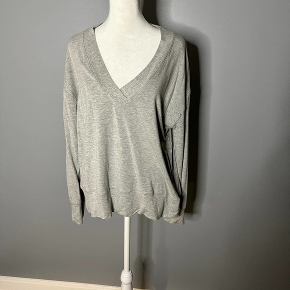 Wishlist Gray V Neck Sweatshirt Size S/M - Picture 2 of 6